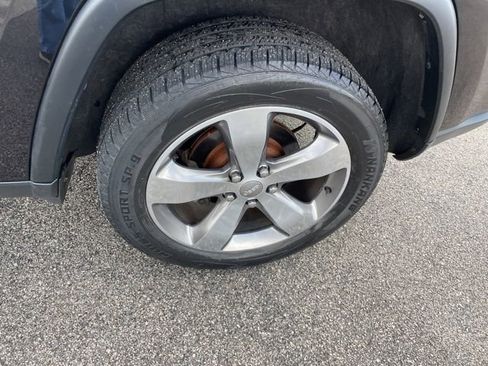 Used 2015 Jeep Grand Cherokee Limited w/ Luxury Group II image 15