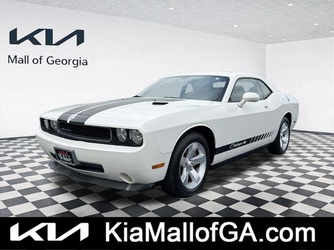 Used 2009 Dodge Challenger SE RWD image 1
