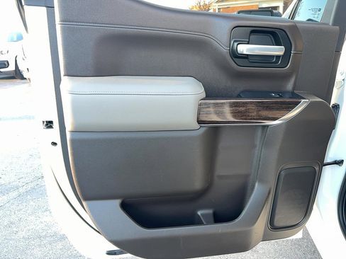 Used 2021 GMC Sierra 1500 SLE w/ X31 Off-Road Package image 10