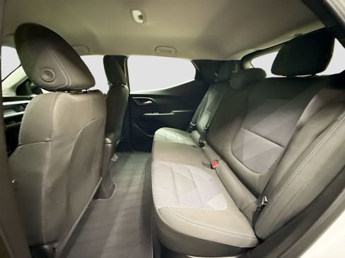 New 2027 Chevrolet Bolt LT w/ Comfort Package FWD image 28