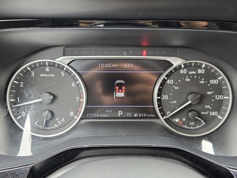 Used 2022 Nissan Pathfinder SV w/ SV Premium Package AWD/4WD image 9
