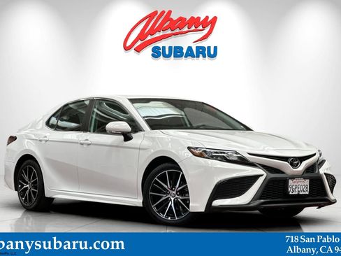 Used 2023 Toyota Camry SE w/ Convenience Package FWD image 1