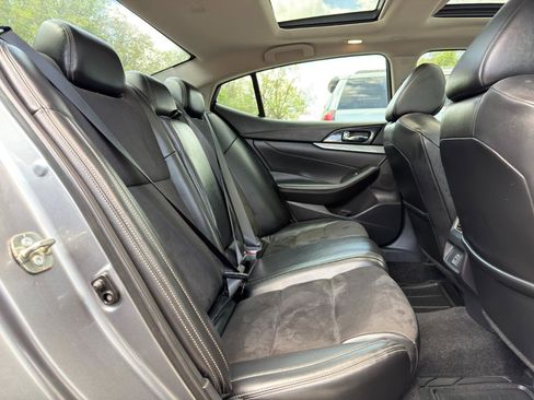 Used 2018 Nissan Maxima 3.5 SL FWD image 16