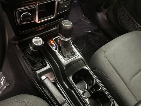 Used 2022 Jeep Gladiator Sport AWD/4WD image 14