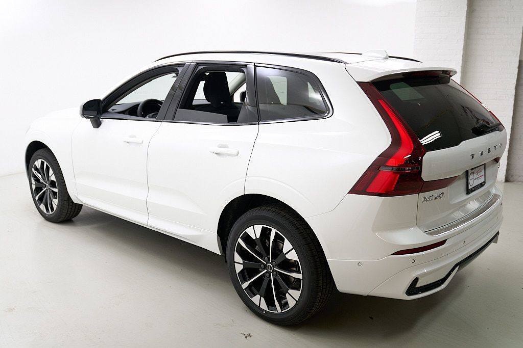 New 2026 Volvo XC60 B5 Plus w/ Climate Package AWD/4WD image 7
