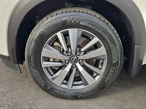 Used 2024 Nissan Pathfinder SL image 14