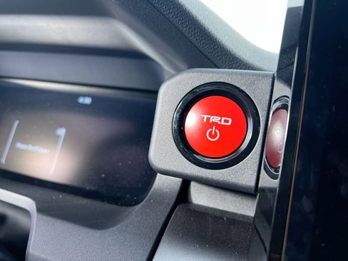 Used 2025 Toyota 4Runner TRD Off-Road Premium AWD/4WD image 21
