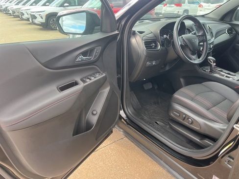 Used 2022 Chevrolet Equinox RS w/ LPO, Floor Liner Package image 11