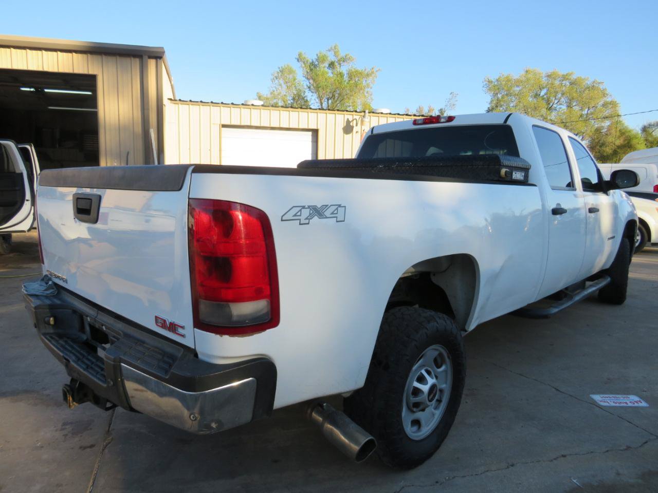 Used 2012 GMC Sierra 2500 W/T AWD/4WD image 4