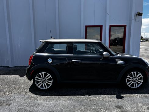 Used 2017 MINI Cooper S FWD image 5