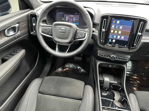 Certified 2023 Volvo C40 P8 Recharge Ultimate image 15