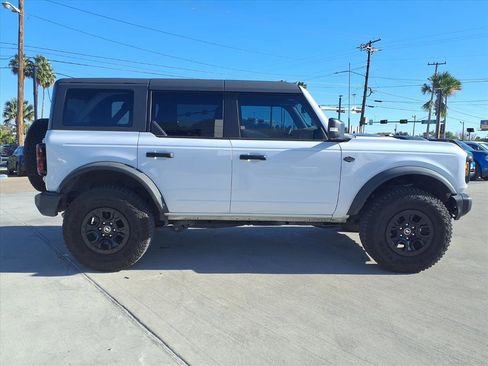 Used 2023 Ford Bronco Wildtrak image 8