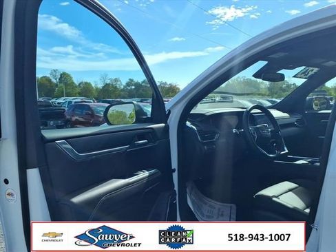 Used 2024 GMC Acadia Elevation image 14