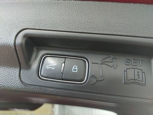 Used 2023 Ford Explorer XLT w/ Equipment Group 202A AWD/4WD image 15