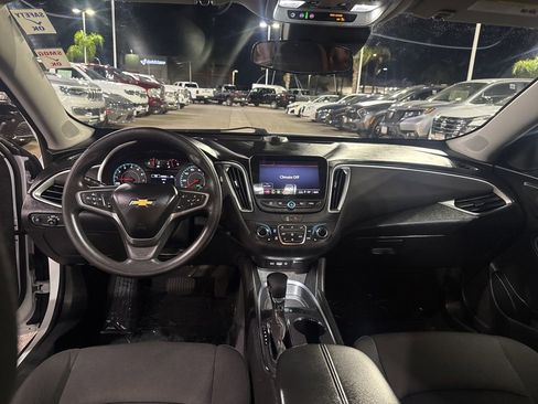 Used 2023 Chevrolet Malibu LT image 21