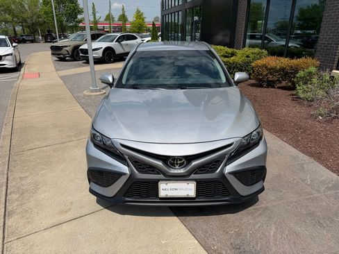 Used 2024 Toyota Camry SE image 8