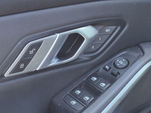 Used 2021 BMW 330e image 15