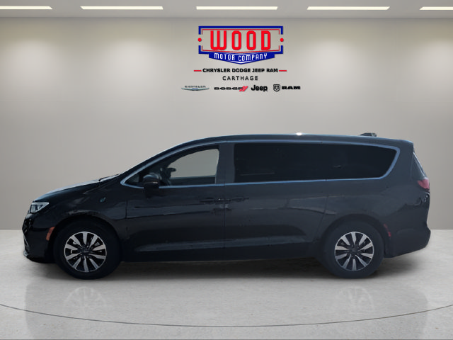 Used 2023 Chrysler Pacifica Touring-L FWD image 6