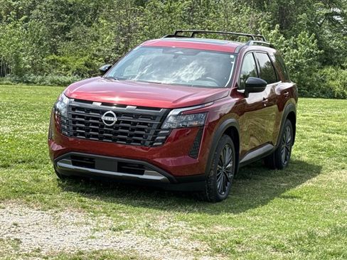 New 2026 Nissan Pathfinder SL w/ SL Premium Package AWD/4WD image 13