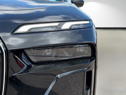 New 2026 BMW 740i w/ Premium Package image 9