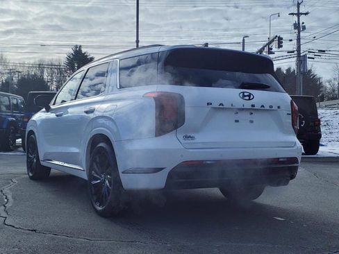 Used 2024 Hyundai Palisade Calligraphy image 3