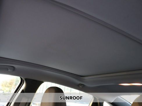 Used 2024 Chevrolet Malibu LT image 3