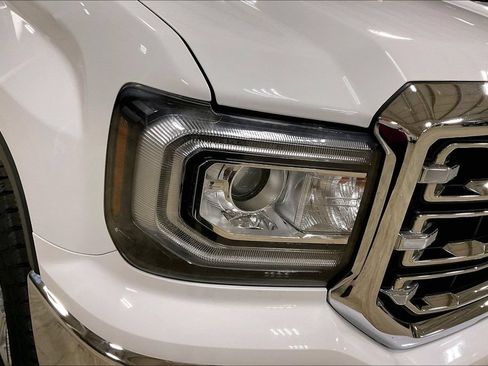 Used 2017 GMC Sierra 1500 SLT w/ SLT Preferred Package AWD/4WD image 25