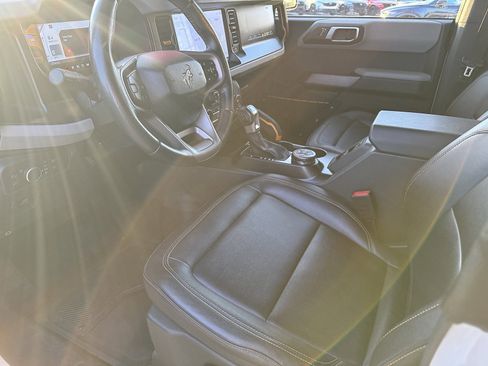 Used 2021 Ford Bronco Badlands image 13