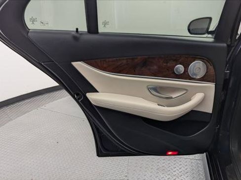 Used 2018 Mercedes-Benz E 300 image 13