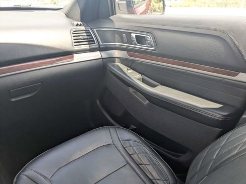 Used 2018 Ford Explorer Platinum AWD/4WD image 21