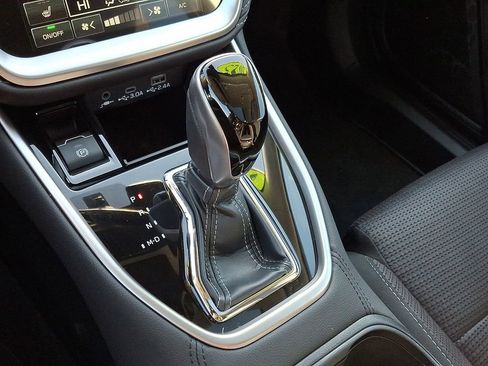 Used 2025 Subaru Outback Premium image 16