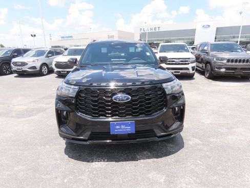 Certified 2025 Ford Explorer ST-Line AWD/4WD image 5
