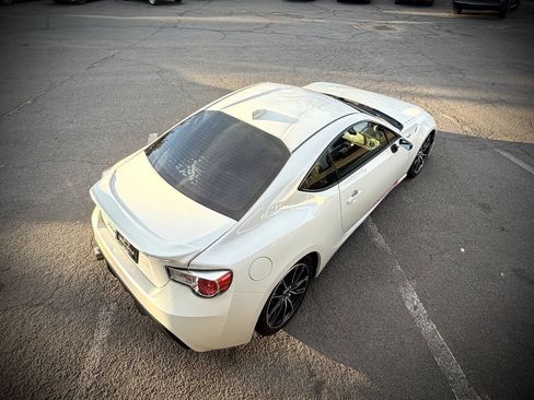 Used 2016 Scion FR-S RWD image 9