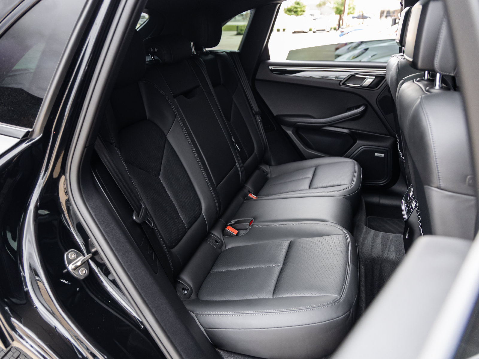 Certified 2019 Porsche Macan S AWD/4WD image 41