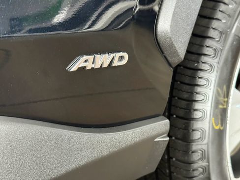 Used 2019 Toyota RAV4 XLE AWD/4WD image 9