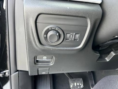 New 2025 Jeep Grand Cherokee L Altitude image 24