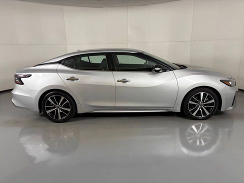 Used 2023 Nissan Maxima SV w/ Floor Mat Group image 11