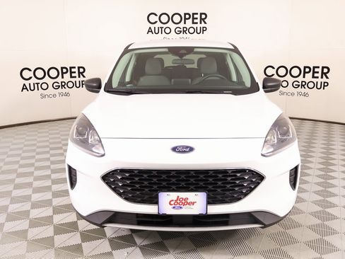 Used 2022 Ford Escape SE image 8