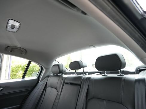 Used 2017 Alfa Romeo Giulia AWD image 24