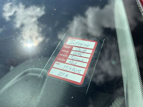 Used 2019 GMC Terrain SLE w/ Driver Convenience Package FWD image 8