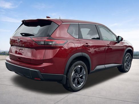 Certified 2026 Nissan Rogue SV FWD image 5