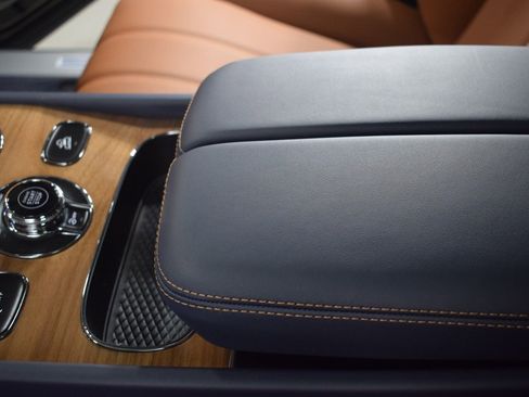 New 2026 Bentley Bentayga AWD/4WD image 39