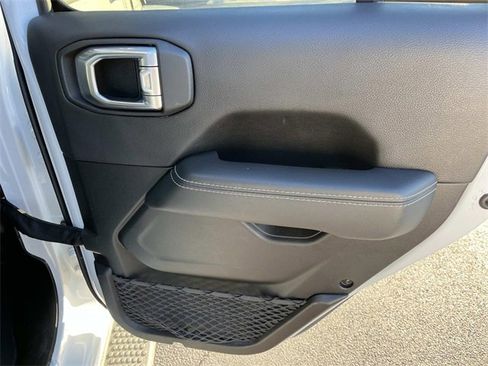 Used 2023 Jeep Wrangler Unlimited Sahara w/ Cold Weather Group image 18