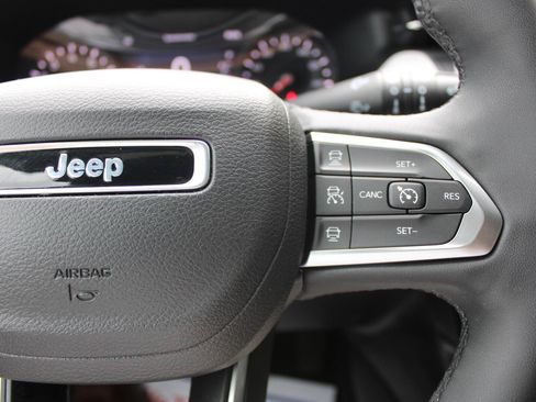 Used 2023 Jeep Compass Limited AWD/4WD image 15