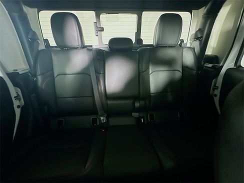 New 2025 Jeep Gladiator Rubicon w/ Convenience Group image 10