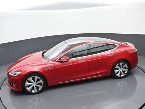 Used 2021 Tesla Model S Performance AWD/4WD image 32