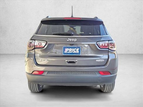 Used 2022 Jeep Compass Latitude image 6