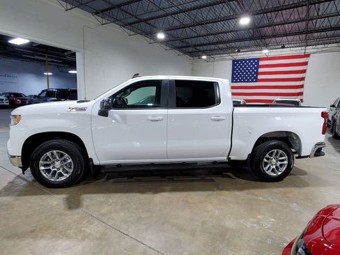 Used 2023 Chevrolet Silverado 1500 LT w/ Z71 Off-Road Package AWD/4WD image 13