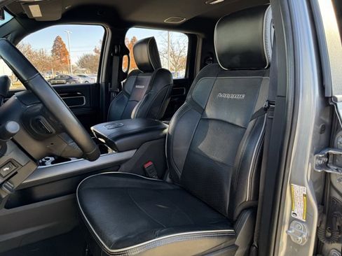 Used 2021 RAM 2500 Laramie w/ Night Edition image 28