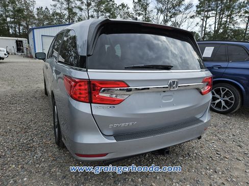 Used 2018 Honda Odyssey EX-L image 9